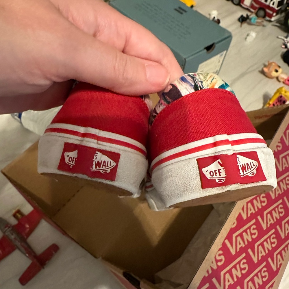 Girls Custom Vans - Picture 2 of 3